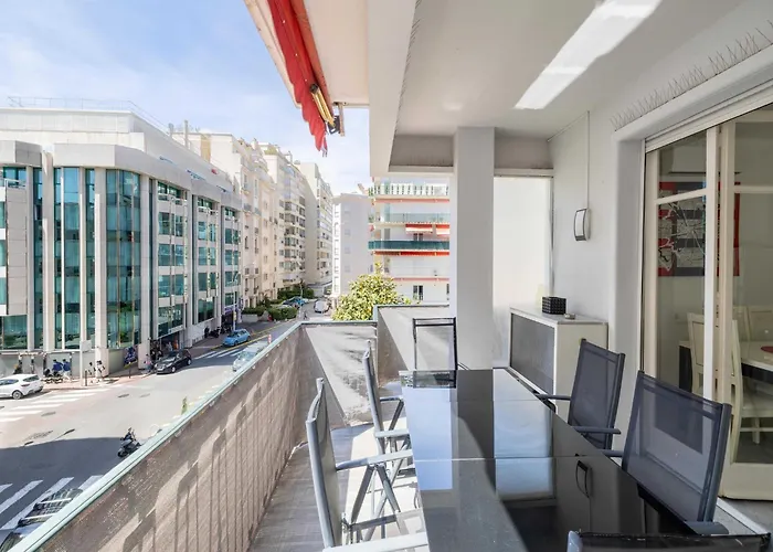 Modern - 2br-4p- Croisette Cannes